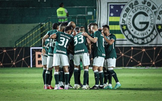 Goiás vence o Santos em noite infeliz de Brazão