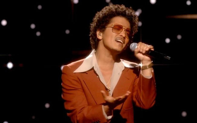 Bruno Mars recebe título de cidadão honorário brasileiro