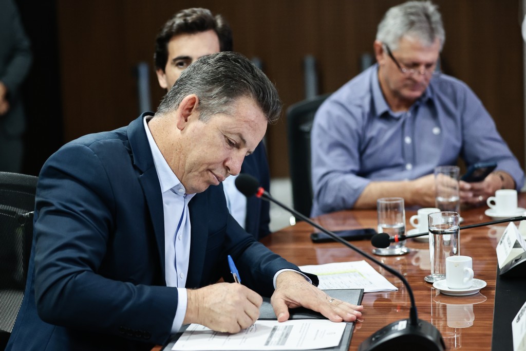 Governador sanciona lei contra empresas que aderirem à moratória da soja Governador sanciona lei contra empresas que aderirem à moratória da soja