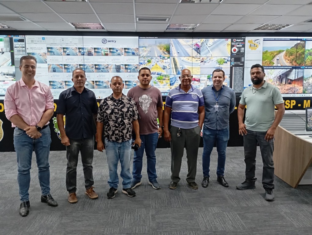 Sindicato dos taxistas de Cuiabá faz reunião com o Ciosp e adere ao Vigia Mais Motorista Sindicato dos taxistas de Cuiabá faz reunião com o Ciosp e adere ao Vigia Mais Motorista