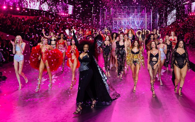 Desfile da Victoria’s Secret trouxe diversidade, mas foi o suficiente?