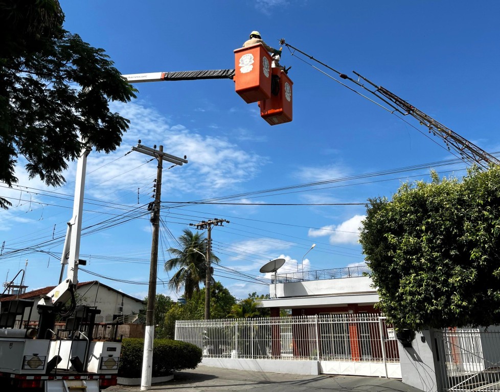 Corpo de Bombeiros Militar remove para-raios com isótopo radioativo em Jaciara Corpo de Bombeiros Militar remove para-raios com isótopo radioativo em Jaciara