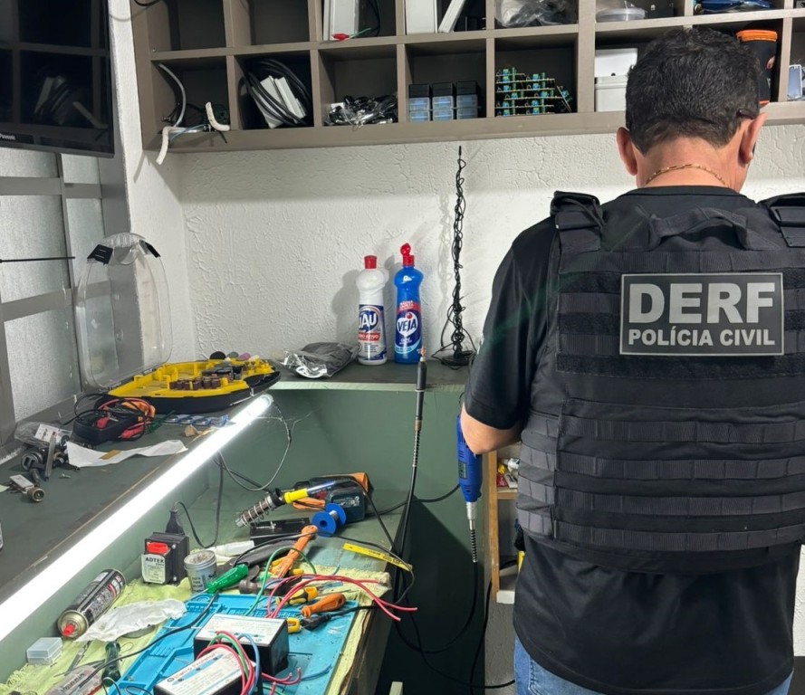 Polícia Civil indicia dez pessoas por esquema criminoso para fraudar energia elétrica em empresas e residências Polícia Civil indicia dez pessoas por esquema criminoso para fraudar energia elétrica em empresas e residências