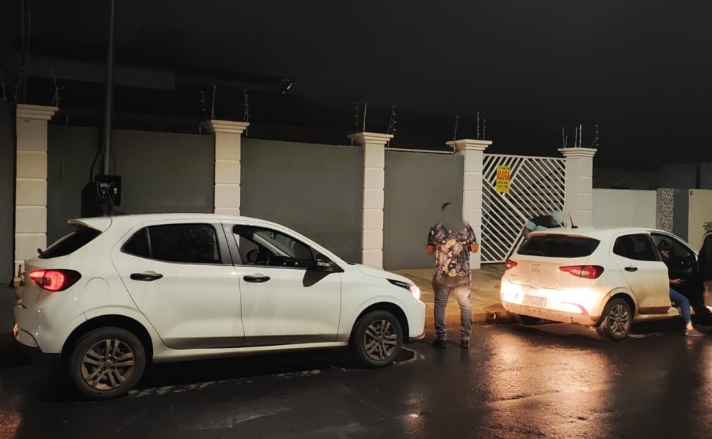 Polícia Civil prende quatro suspeitos de roubo violento em cidade da região metropolitana Polícia Civil prende quatro suspeitos de roubo violento em cidade da região metropolitana