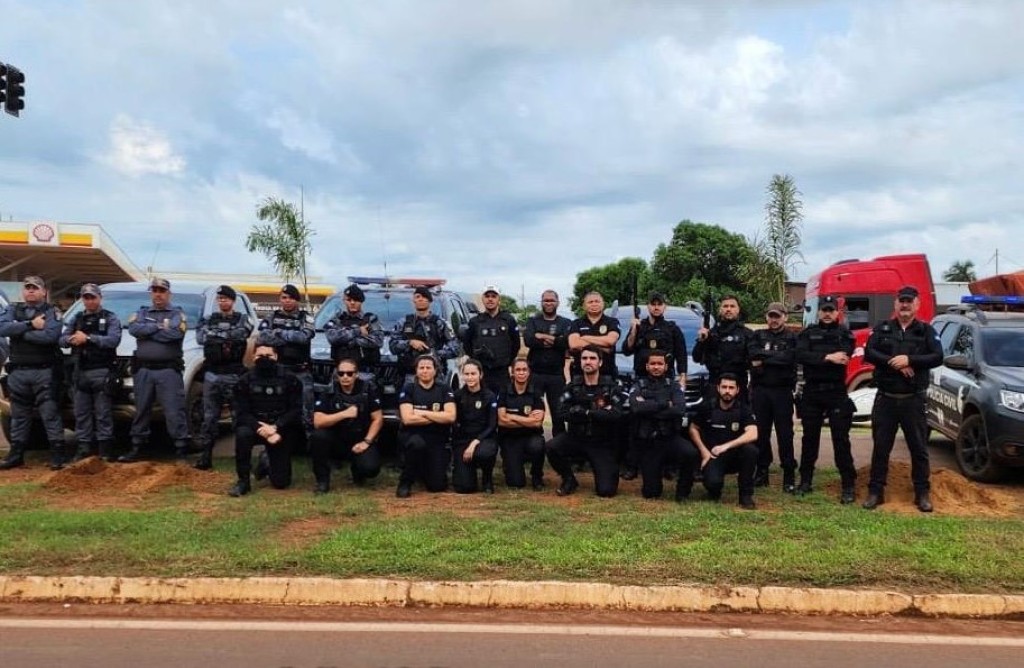 Polícia Civil cumpre buscas contra integrantes de facção criminosa e prende três em flagrante Polícia Civil cumpre buscas contra integrantes de facção criminosa e prende três em flagrante