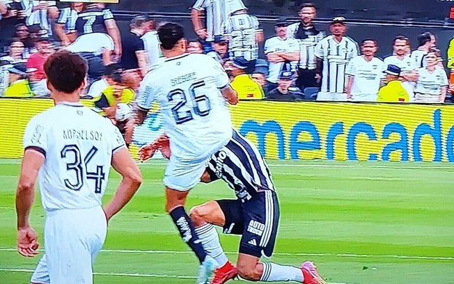 Gregore, do Botafogo, é expulso antes de um minuto em final da Libertadores
