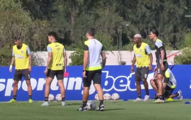 Com titulares preservados, Botafogo faz primeiro treino em Buenos Aires