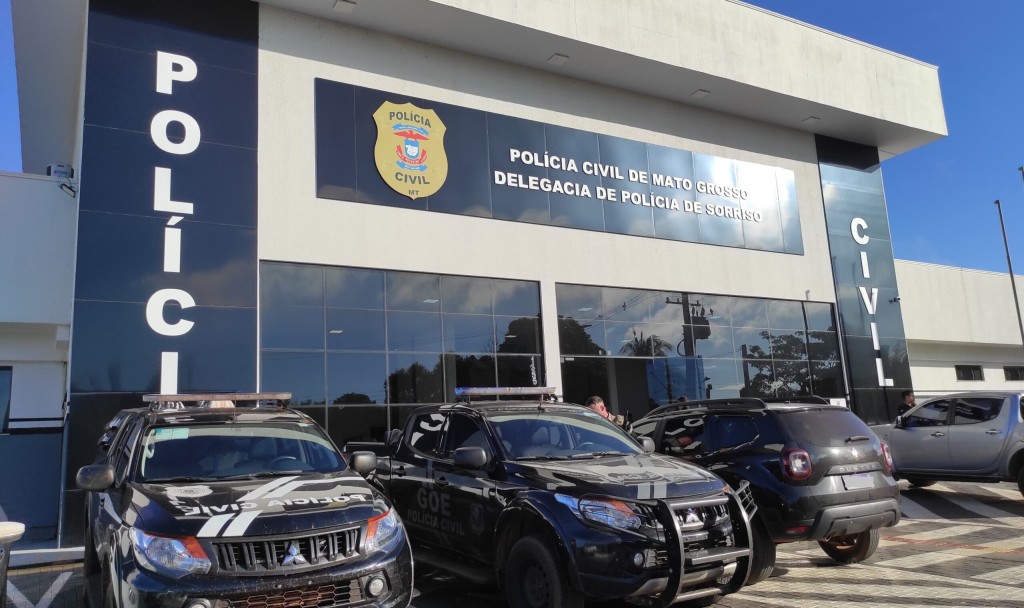 Polícia Civil prende homem por perseguir casal de namorados e descumprir medida protetiva Polícia Civil prende homem por perseguir casal de namorados e descumprir medida protetiva
