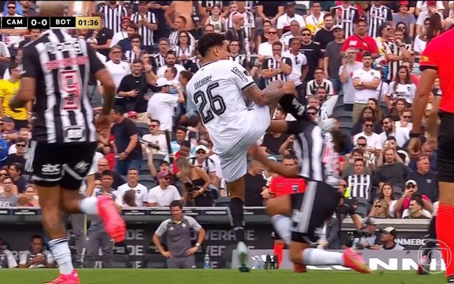 Atlético x Botafogo: Gregore dá entrada violenta e é expulso na final da Liberta; assista