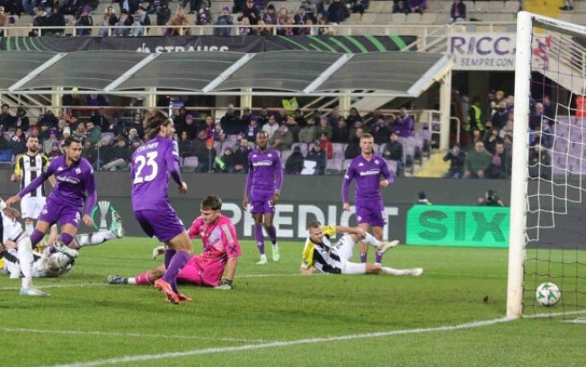 Fiorentina pinta o sete em cima do Lask pela Liga Conferência