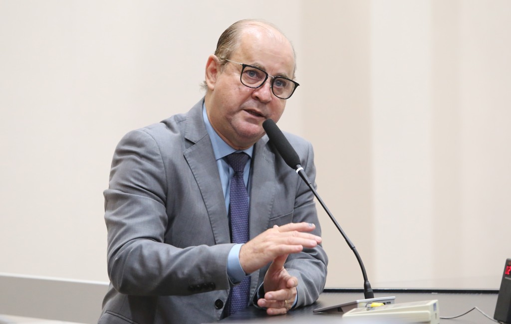 Descentralização dos serviços de saúde, defendida por Dr. Eugênio, se consolida com a construção de 3 centros de hemodiálise Descentralização dos serviços de saúde, defendida por Dr. Eugênio, se consolida com a construção de 3 centros de hemodiálise
