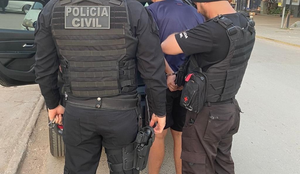 Polícia Civil prende traficante envolvido em venda de droga na modalidade delivery Polícia Civil prende traficante envolvido em venda de droga na modalidade delivery