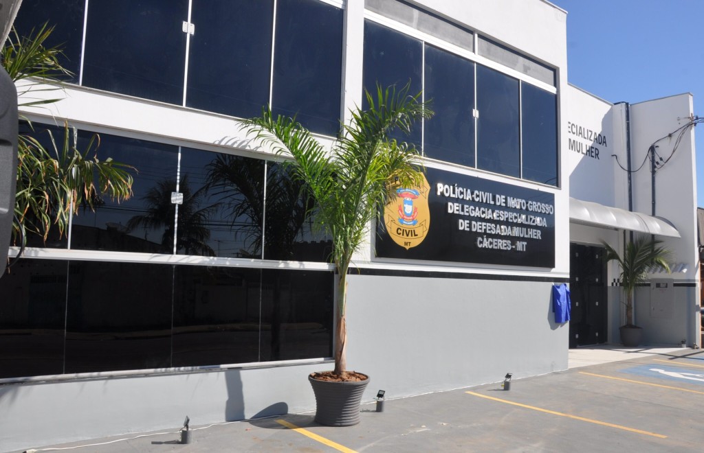 Dois foragidos da Justiça de Cáceres são presos após investigação da Polícia Civil Dois foragidos da Justiça de Cáceres são presos após investigação da Polícia Civil