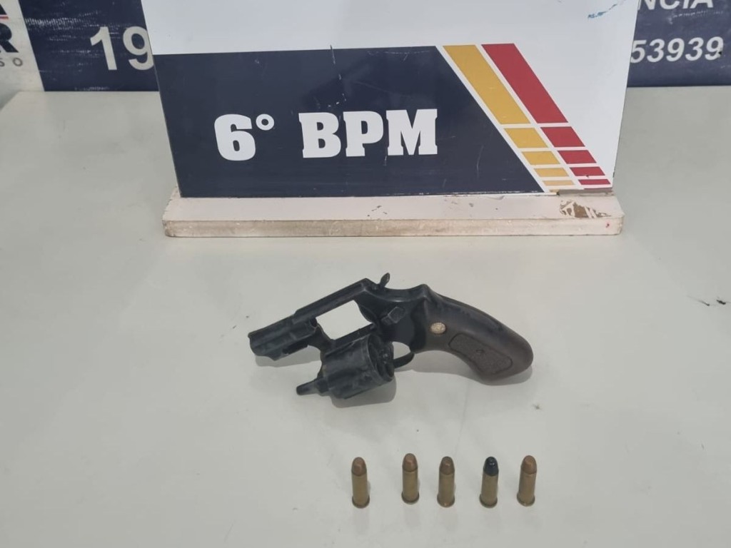 Homem é preso pela PM por porte ilegal de arma em Cáceres Homem é preso pela PM por porte ilegal de arma em Cáceres