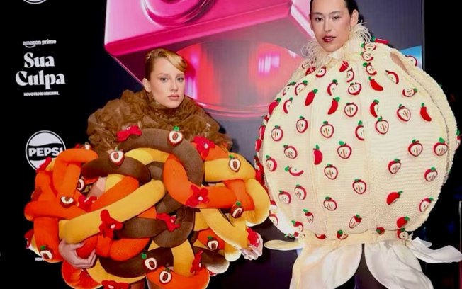 Malu Borges e Gabb usam looks de estudante de moda no TikTok Awards