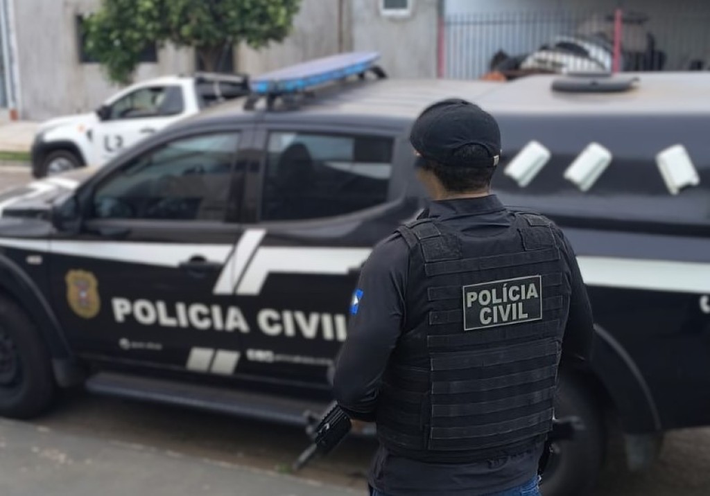 Polícia Civil prende cinco pessoas em flagrante por extorsão a moradora de Confresa Polícia Civil prende cinco pessoas em flagrante por extorsão a moradora de Confresa
