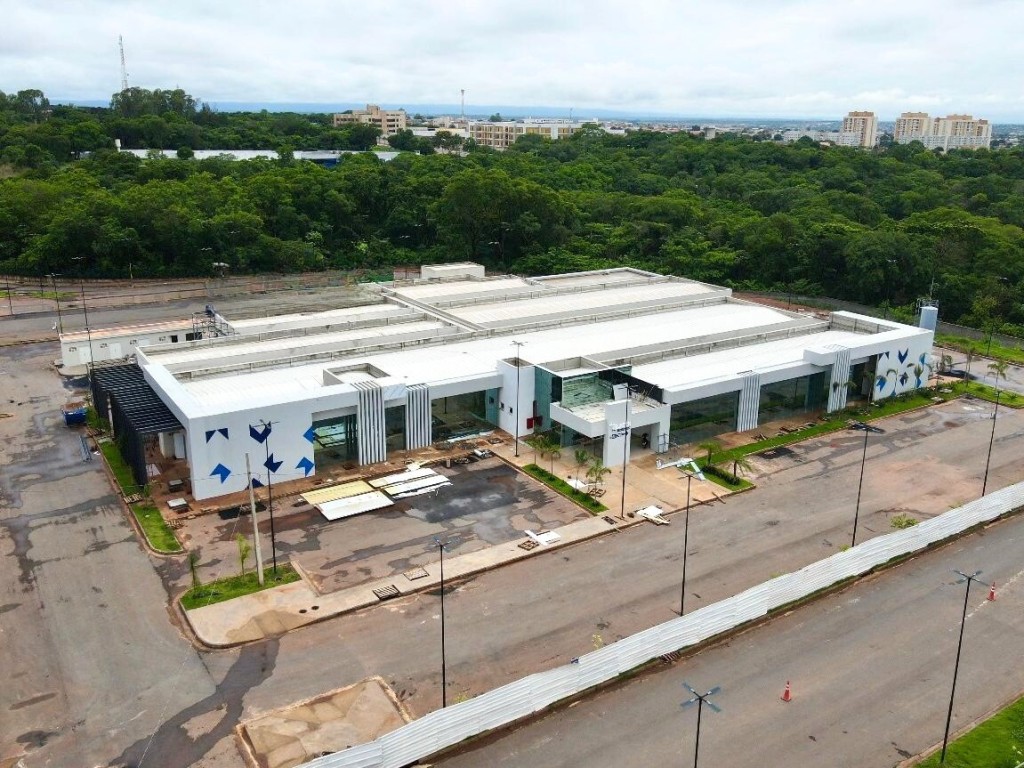Governo investe mais de R$ 370 milhões na modernização de unidades estaduais de saúde Governo investe mais de R$ 370 milhões na modernização de unidades estaduais de saúde