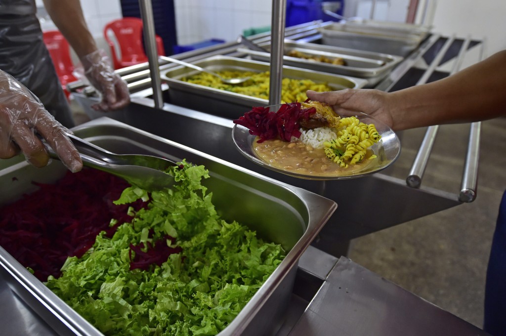 Restaurante Prato Popular serve 170 mil refeições à população em situação de vulnerabilidade em um ano Restaurante Prato Popular serve 170 mil refeições à população em situação de vulnerabilidade em um ano