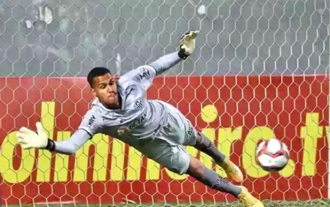 Família do goleiro do América-MG sofre ameaça após vitória sobre o Cruzeiro