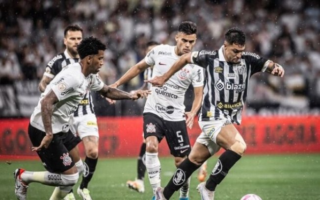 Corinthians leva grande vantagem contra o Santos, em Itaquera