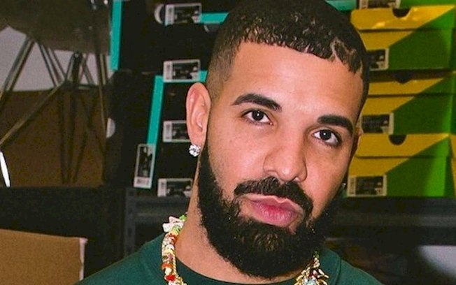 Drake dá mais de R$ 100 mil a fã após ‘pedra, papel e tesoura’