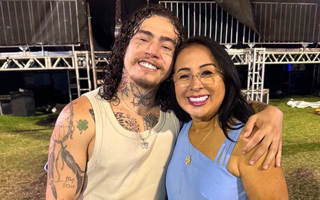 Mãe de Whindersson fala sobre internação do influenciador