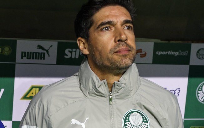 Abel Ferreira exalta Vitor Roque e reforça ambição do Palmeiras