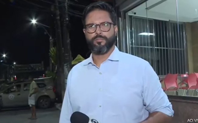 Repórter é surpreendido com tiroteio e se esconde em padaria